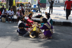 GERAK TARI CUBLUK-CUBLUK SUWONG SISWA SISWI SMP YIMI BAZAR UMKM PAGUYUBAN YIMI CAR FREE DAY