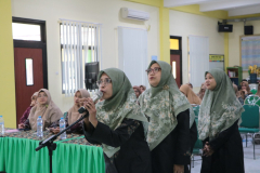 PELATIHAN GURU KARYAWAN KB-TK-SD-SMP YIMI