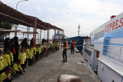 102-KUNJUNGAN-PESERTA-MABIT-DI-PELABUHAN-GRESIK