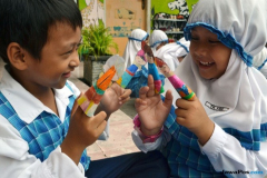 138-670_446_asah-motorik-kognitif-dengan-boneka-jari_m_110859