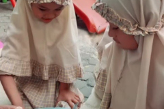 37-KB-TK-YIMI-COOKING-MEATBALLS