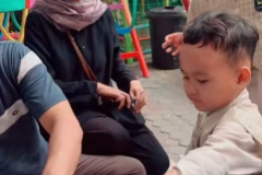 42-KB-TK-YIMI-COOKING-MEATBALLS