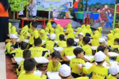 55-MEMBUAT-BATIK-DENGAN-TEHNIK-POUNDING